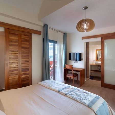 Hotel La Madrague Дакар Экстерьер фото