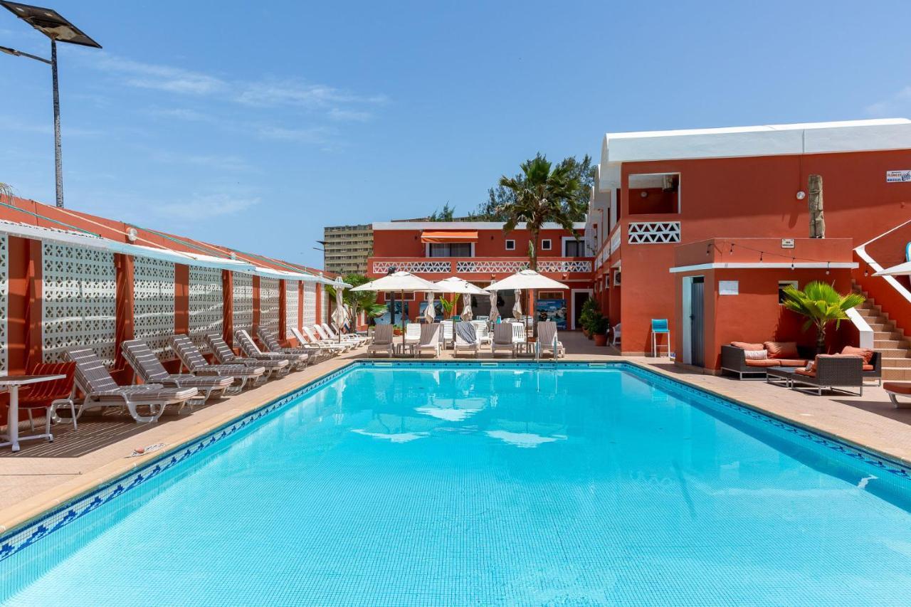 Hotel La Madrague Дакар Экстерьер фото